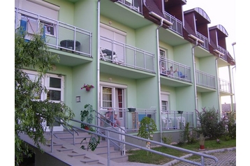 Ungaria Privát Sárvár, Exteriorul